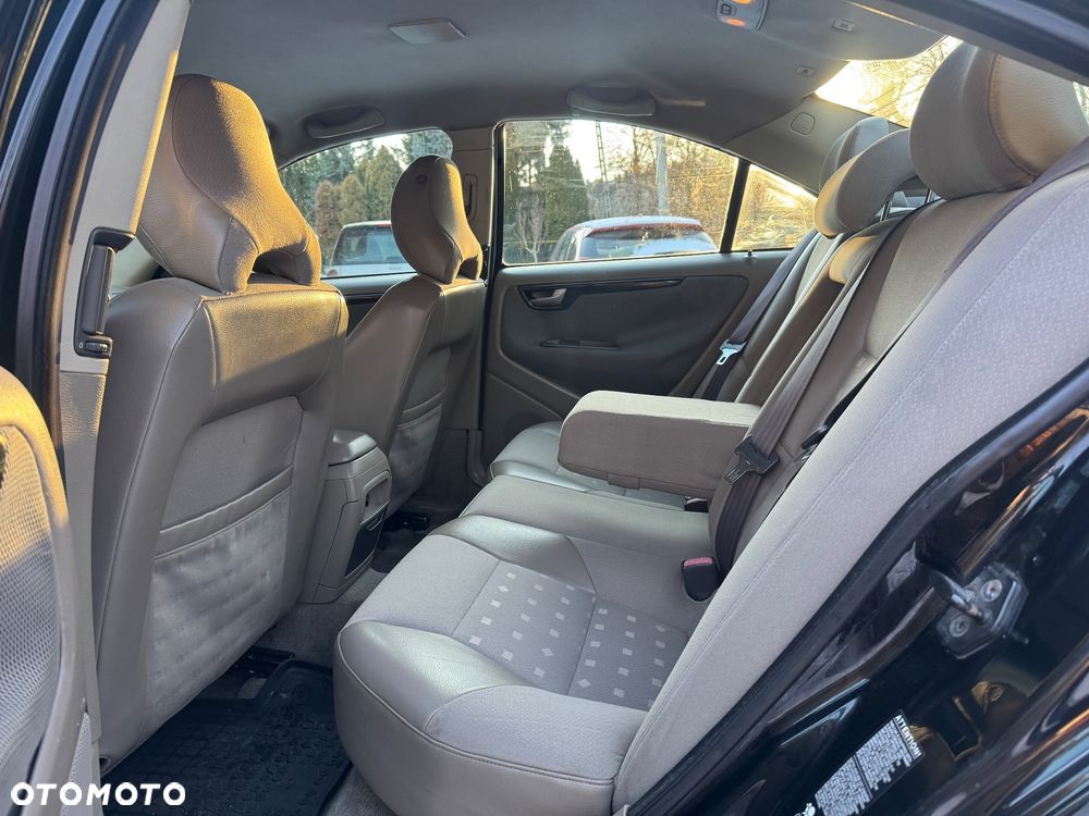 Volvo S60 2.4 D5 - 13