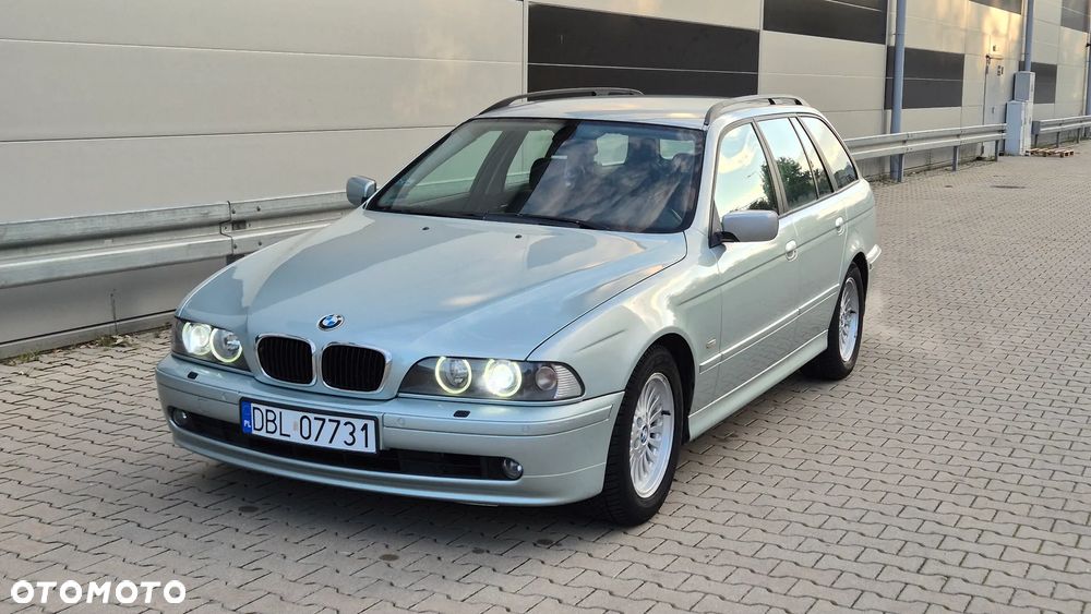 BMW Seria 5 520i Touring - 10