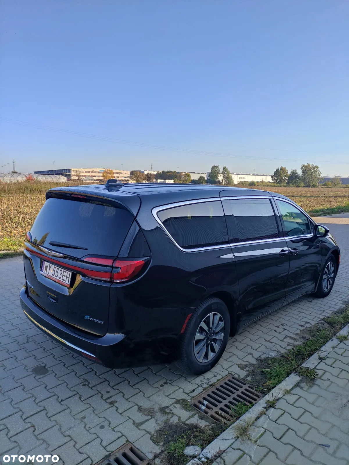 Chrysler Pacifica - 3