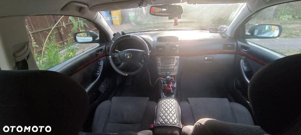 Toyota Avensis 2.0 VVT-i Sol - 9