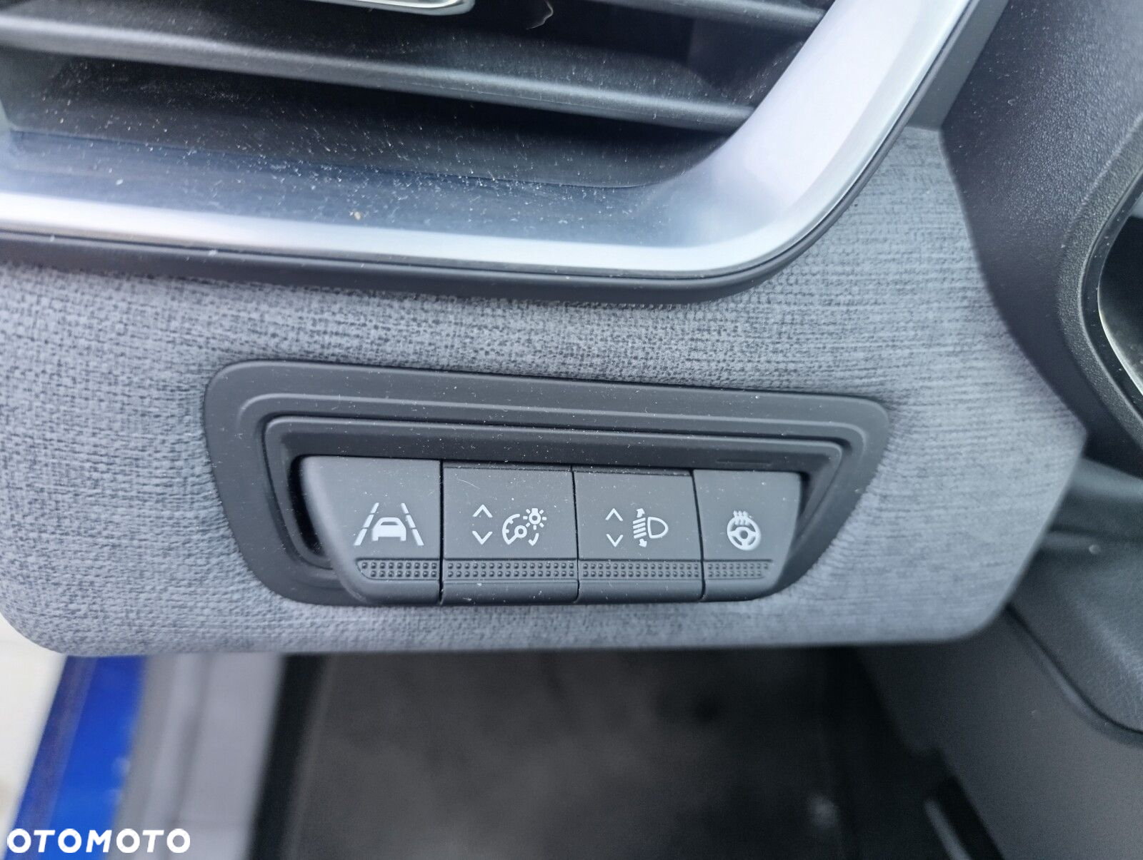 Mitsubishi Colt 1.0T Intense Style Cold Navi - 21