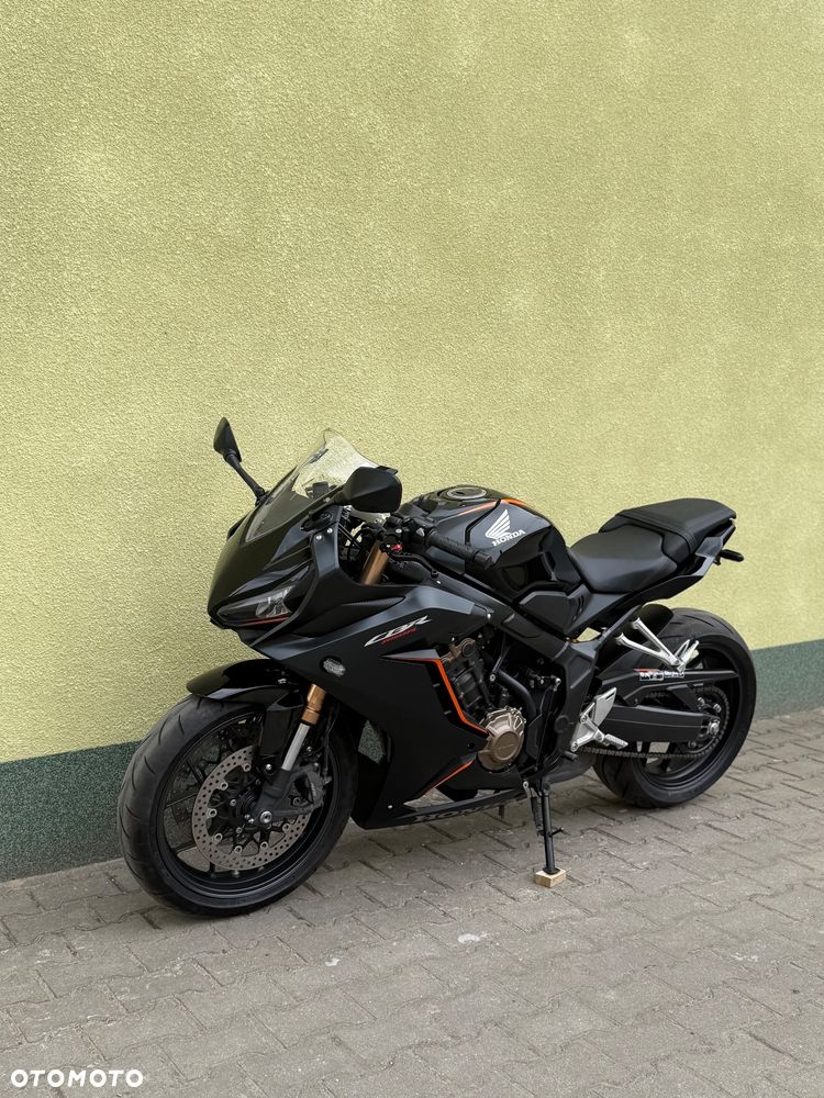Honda CBR - 27