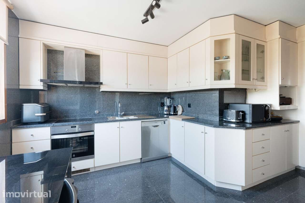 Duplex T3 de três frentes com sótão de serões em família e... - Grande imagem: 2/24