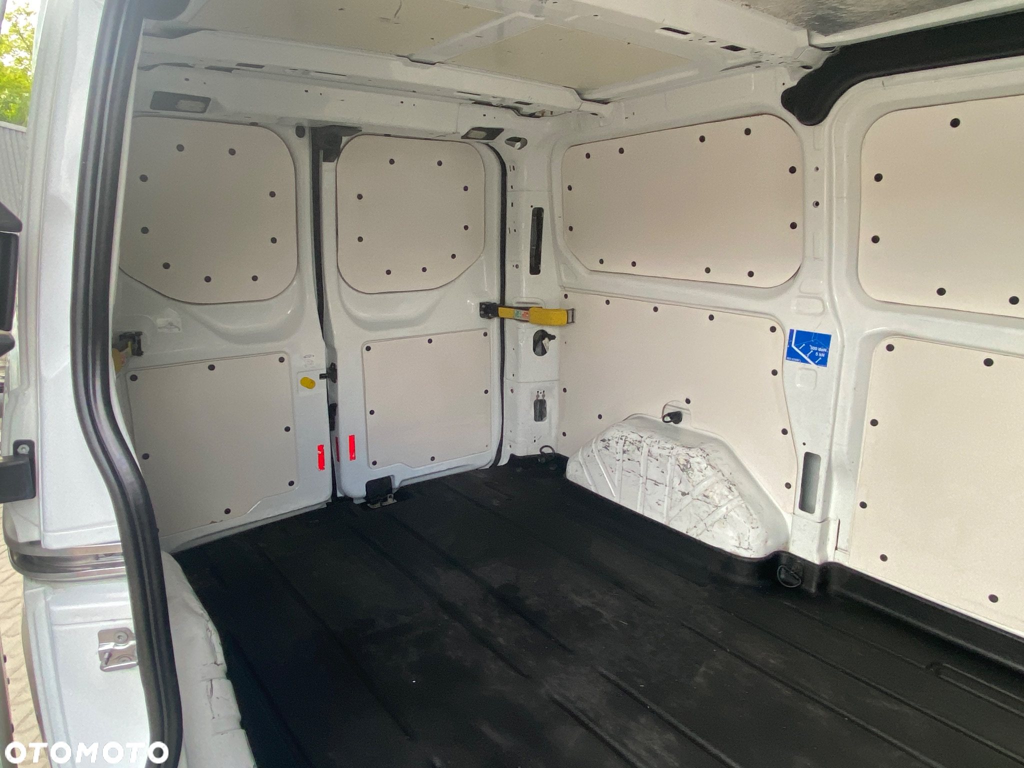 Ford TRANSIT CUSTOM - 24