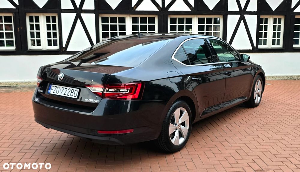 Skoda Superb 2.0 TDI Active DSG - 6