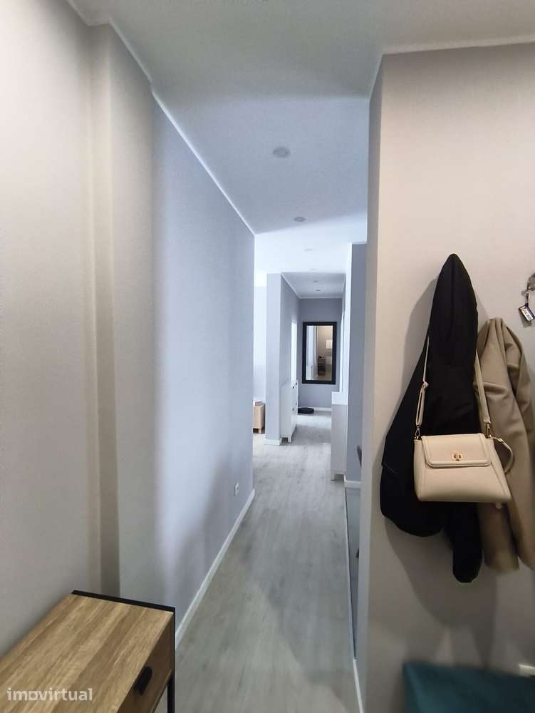 Apartamento T2, R/C alto, Avenida Jaime Cortesão, Bairro da Conceição - Grande imagem: 3/22
