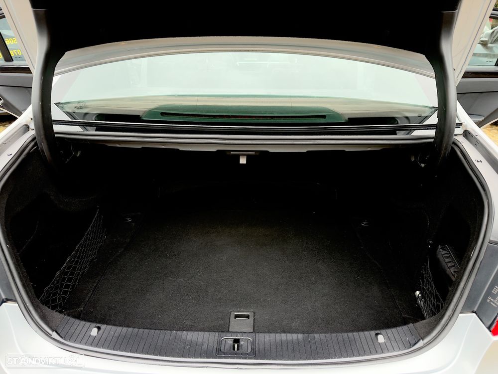 Mercedes-Benz E 250 CDI DPF BlueEFFICIENCY 7G-TRONIC Avantgarde - 36