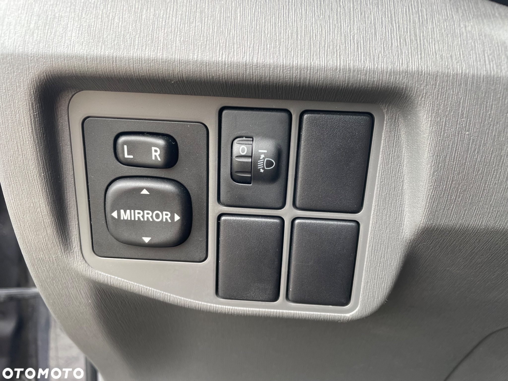 Toyota Prius (Hybrid) Comfort - 21