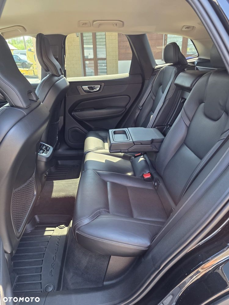 Volvo XC 60 B5 B AWD Inscription - 24