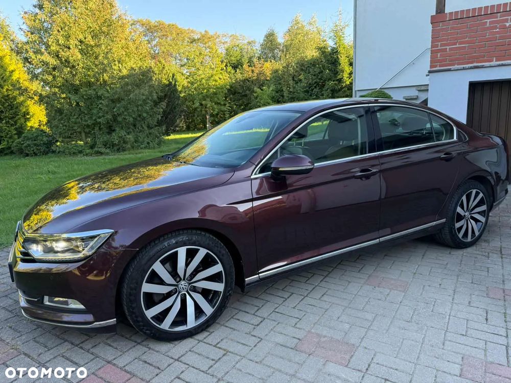 Volkswagen Passat - 1