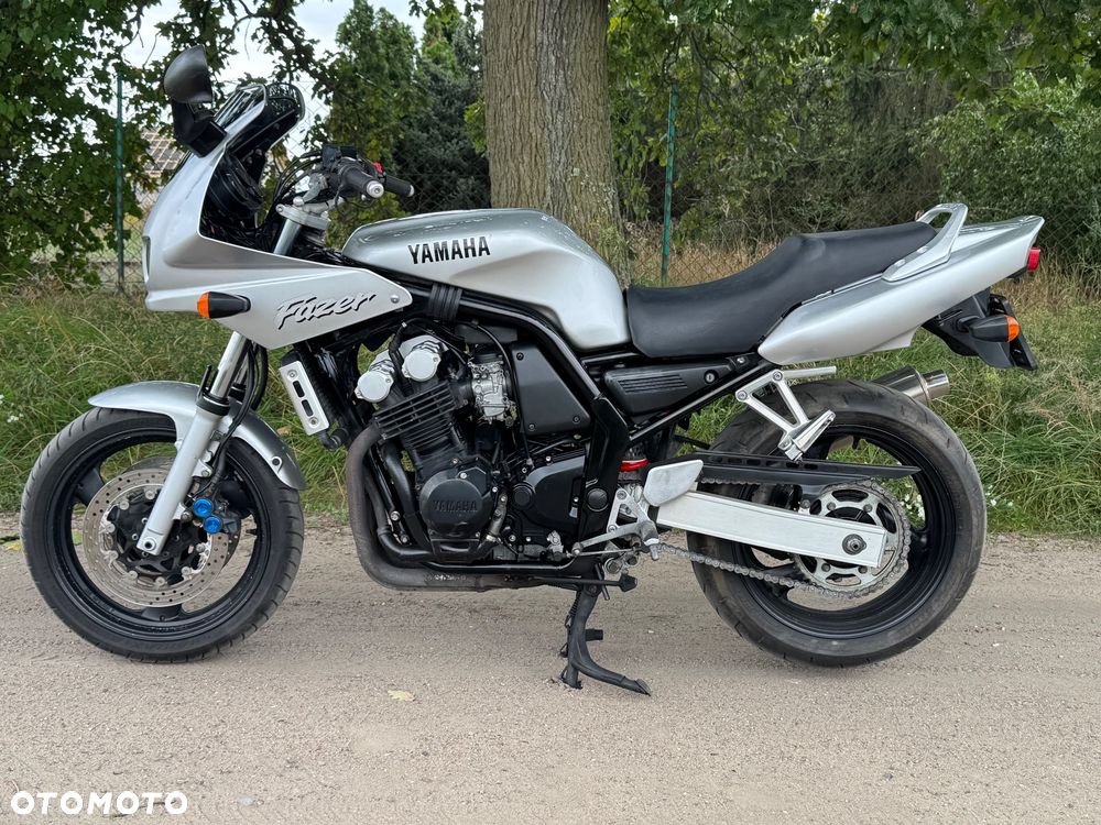 Yamaha FZS - 19