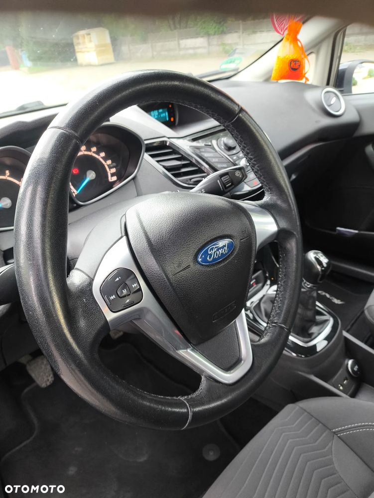 Ford Fiesta 1.25 Titanium X - 26