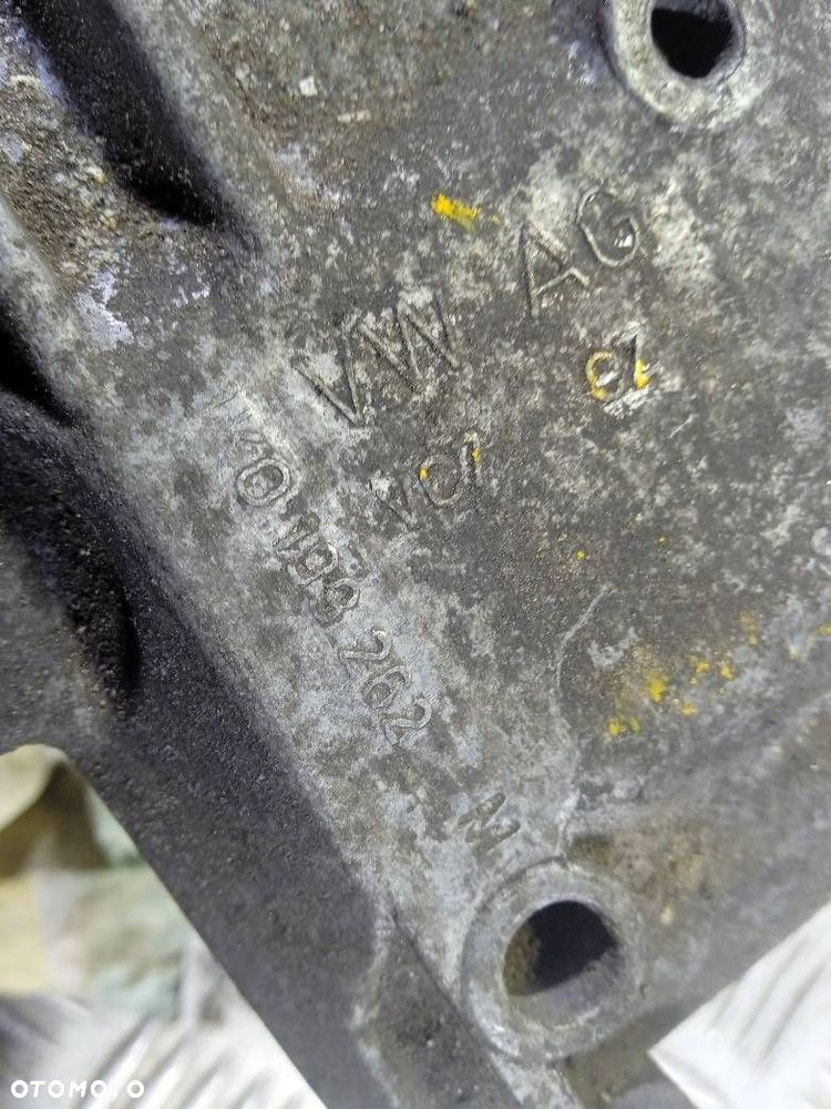 PODUSZKA SILNIKA VOLKSWAGEN PASSAT B6 - 3