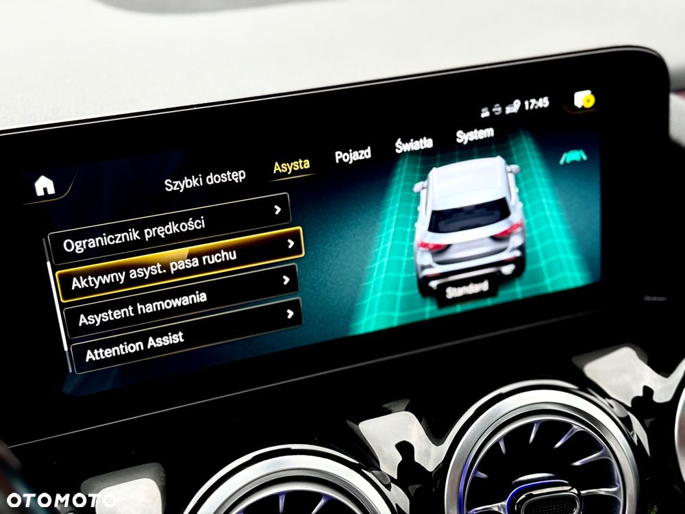 Mercedes-Benz GLB - 40