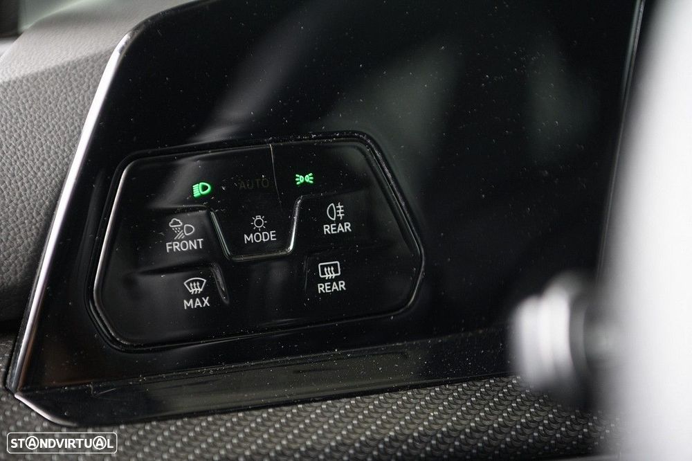 VW Golf 1.5 eTSI R-Line DSG - 34