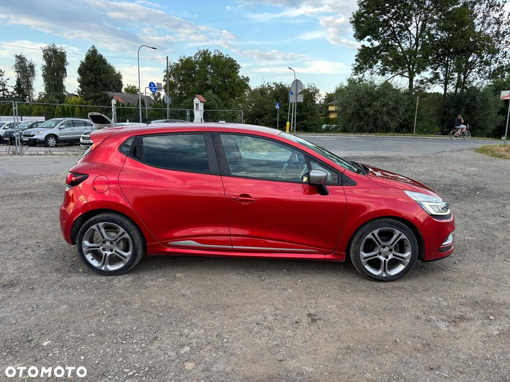 Renault Clio - 9