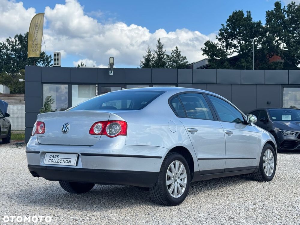 Volkswagen Passat - 4