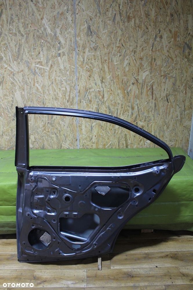 Drzwi Lexus IS III po 2013r. tył prawy - 2