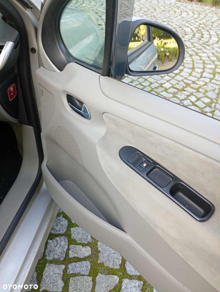 Peugeot 207 1.6 HDi 16V Sporty - 34