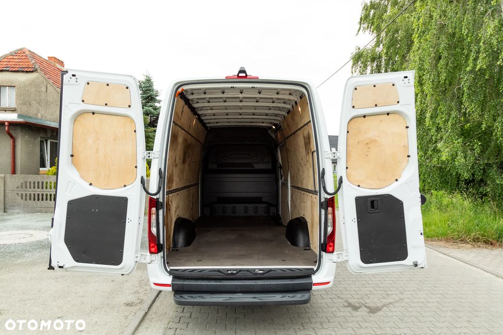 Mercedes-Benz Sprinter 907 316 CDI - 22