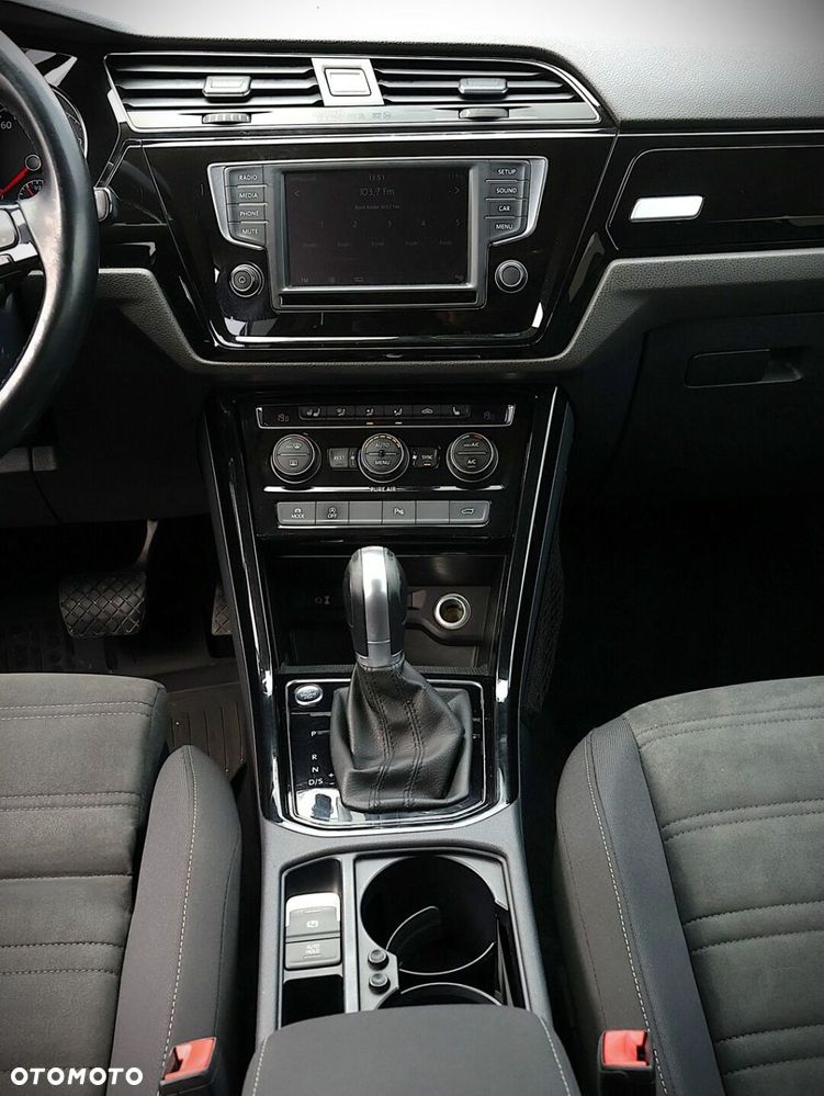 Volkswagen Touran 1.8 TSI BMT Highline DSG - 23