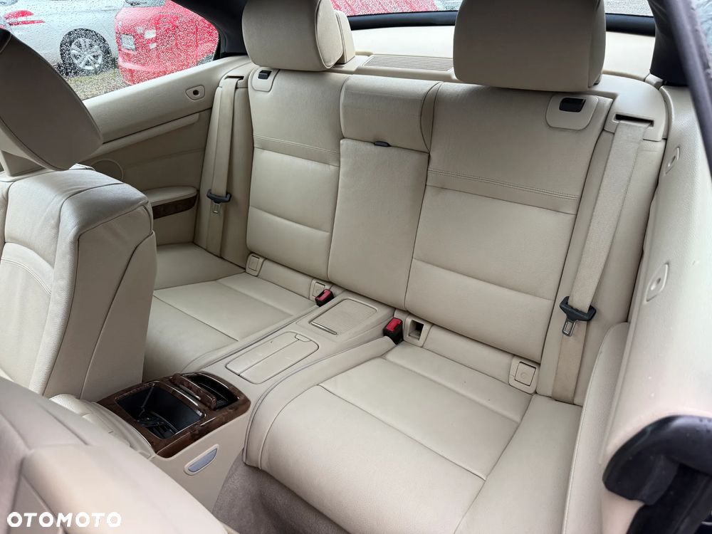 BMW Seria 3 325i Edition Exclusive - 24