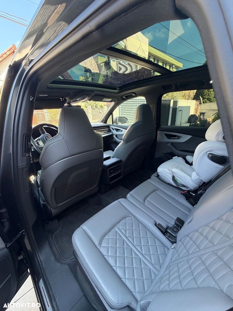 Audi Q7 55 TFSI quattro Tiptronic MHEV S Line - 12