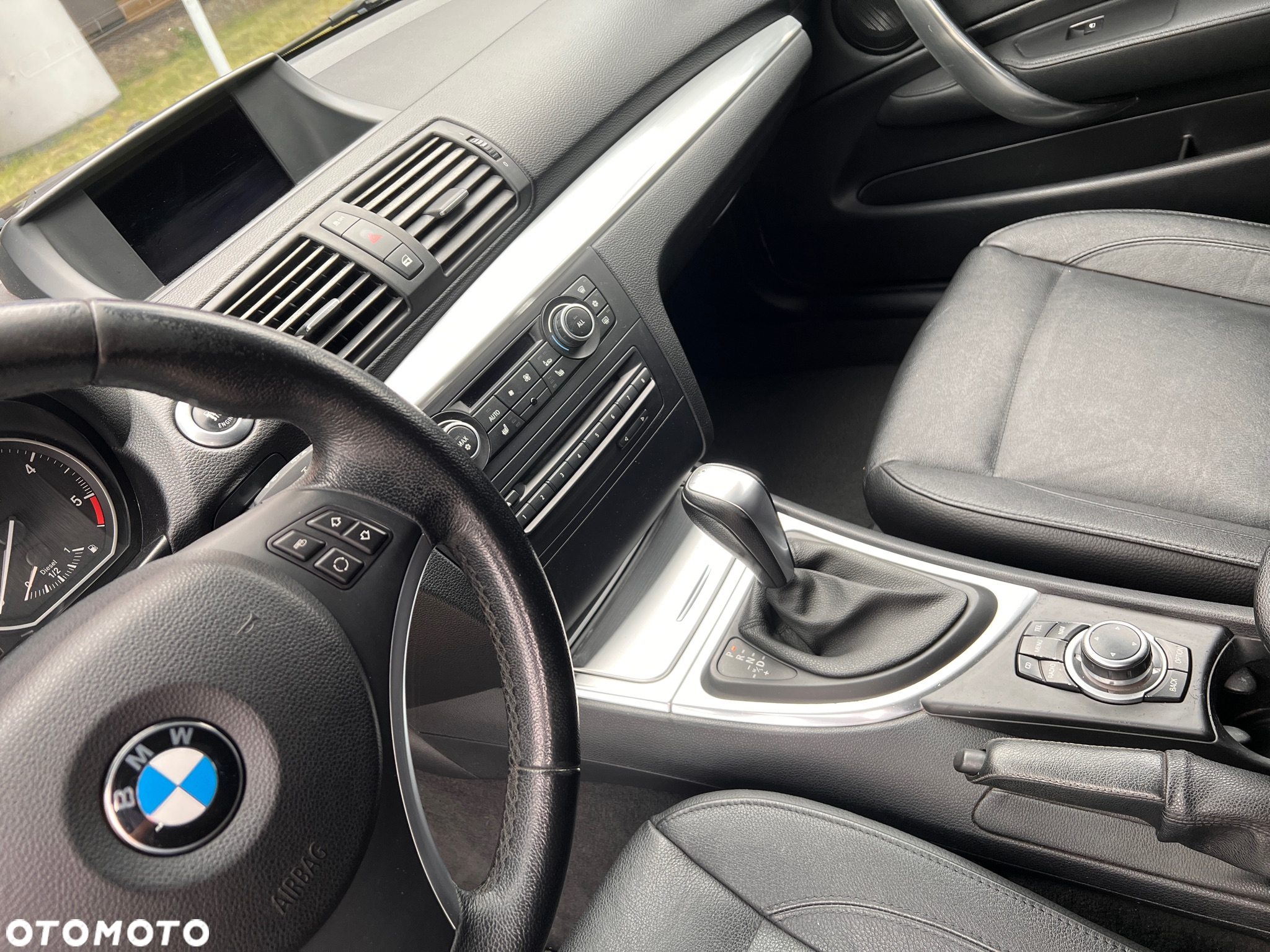 BMW Seria 1 123d DPF - 14
