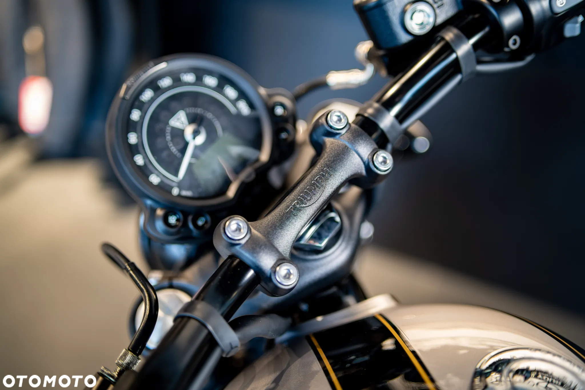 Triumph Bonneville Bobber - 10