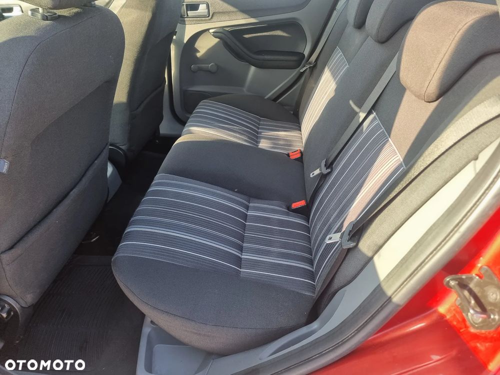 Ford Focus - 8
