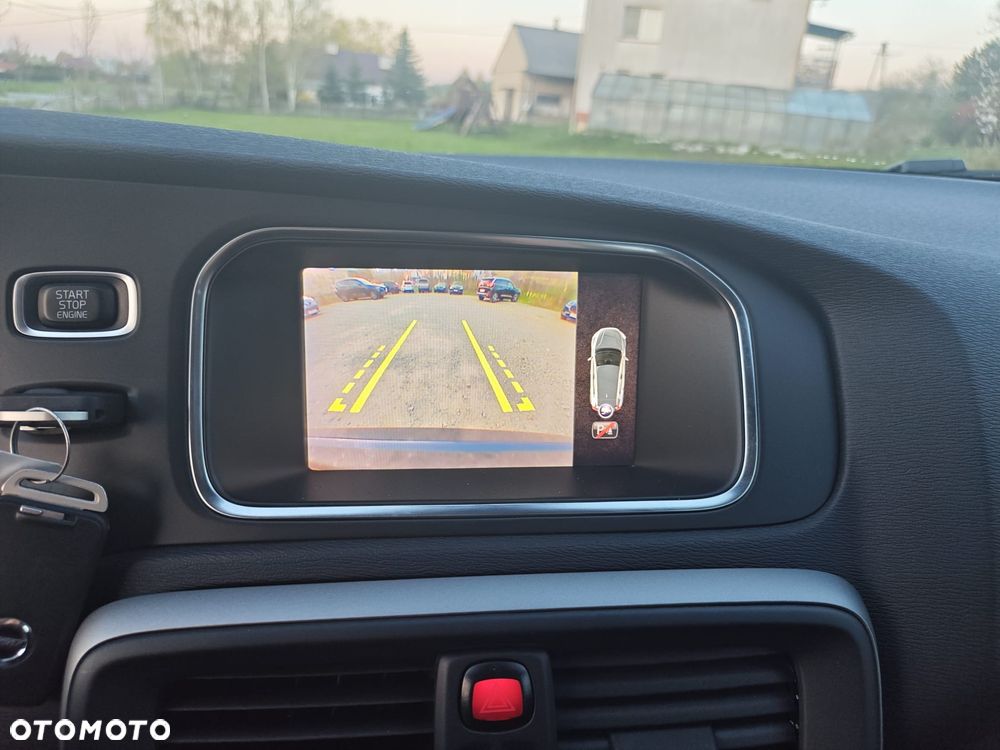 Volvo V40 D2 Momentum - 24