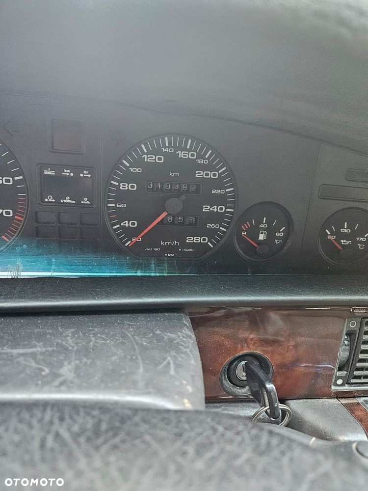 Audi V8 - 16