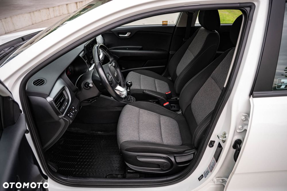 Kia Stonic 1.2 L - 12