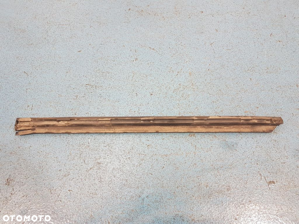 AUDI A4 B5 KOMBI LISTWA DOLNA DRZWI TYŁ PRAWA - 3