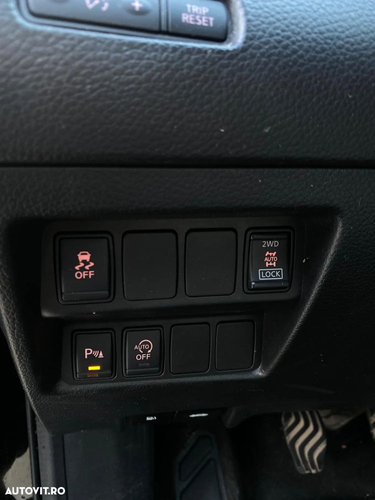 Nissan Qashqai 1.6 DCI 4 x 4 DPF Start/Stop tekna - 16