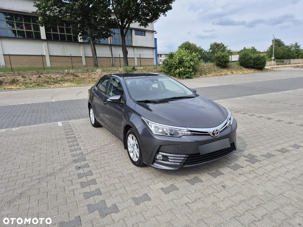 Toyota Corolla 1.6 Classic Plus - 1