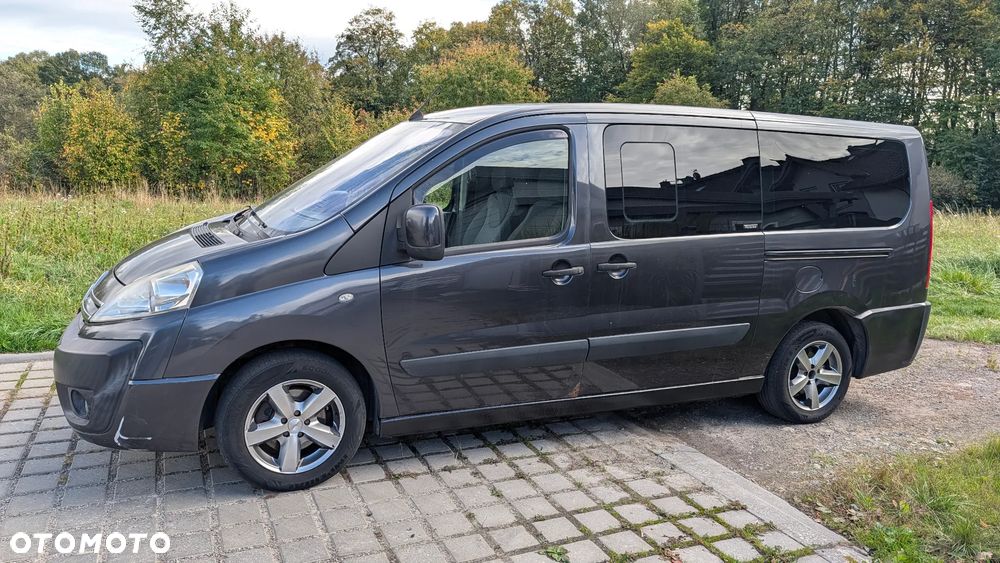 Citroen Jumpy Combi 2010 photo 2