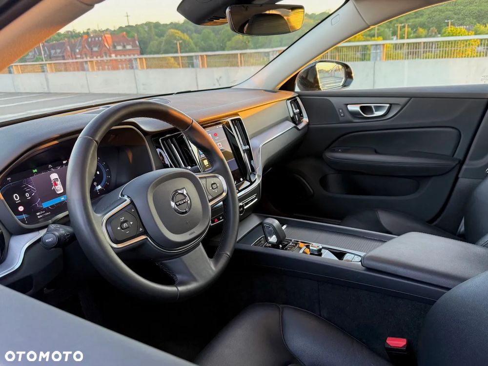 Volvo S60 B5 B AWD Plus Dark - 18