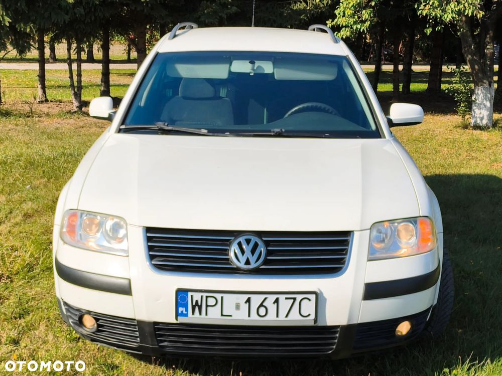 Volkswagen Passat 1.6 Comfortline Family - 10