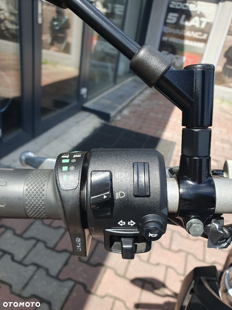 Yamaha MT - 17