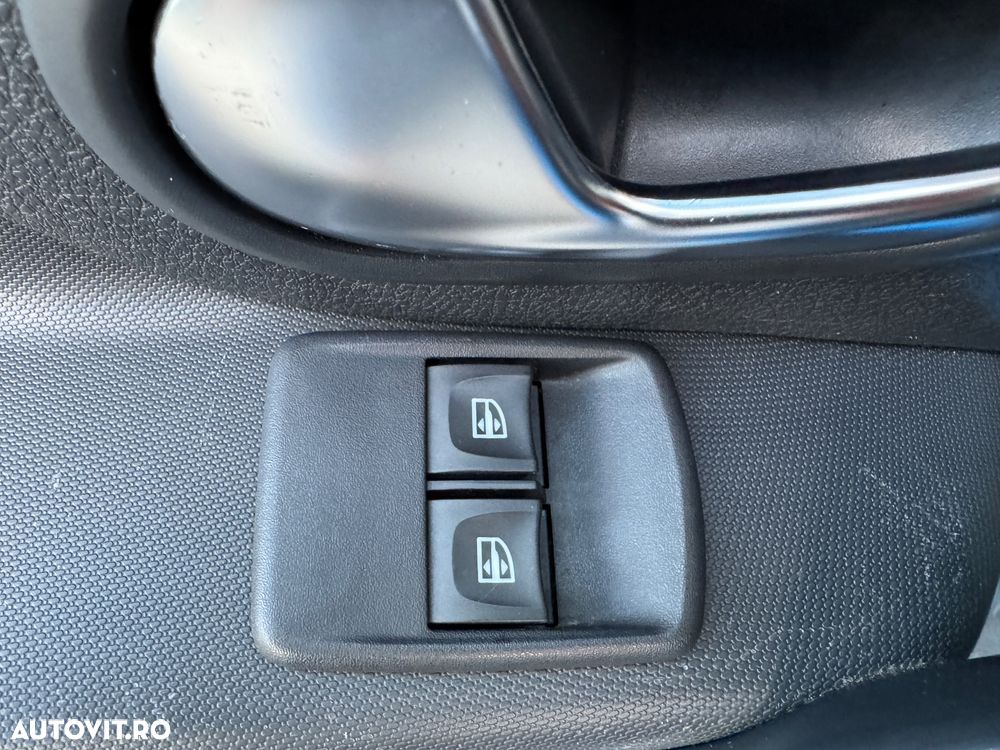 Dacia Sandero Stepway ECO-G 100 MT6 Essential - 27