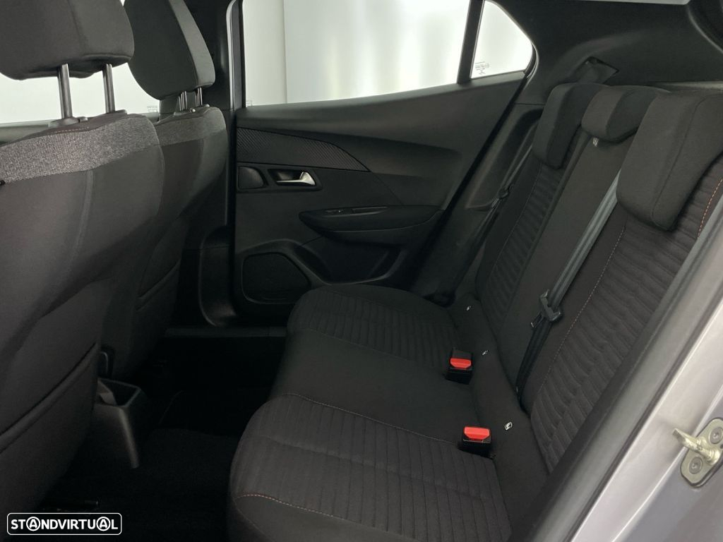 Peugeot 2008 1.2 PureTech Active Pack - 12