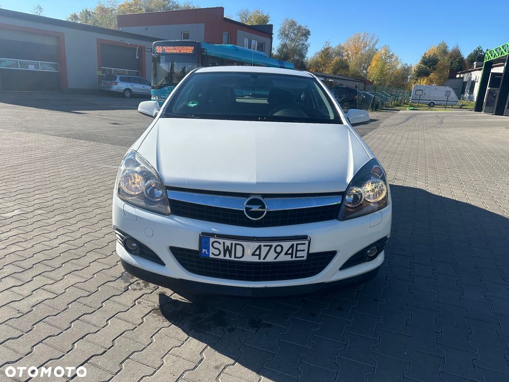 Opel Astra 2009 photo 3