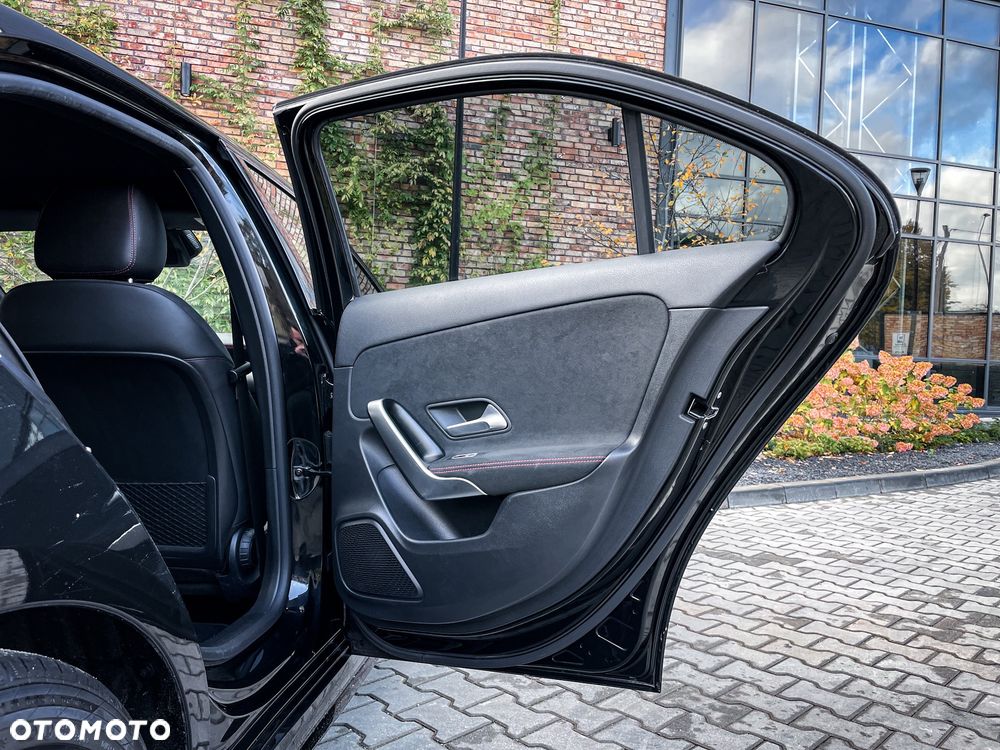 Mercedes-Benz Klasa A 180 7G-DCT AMG Line - 11