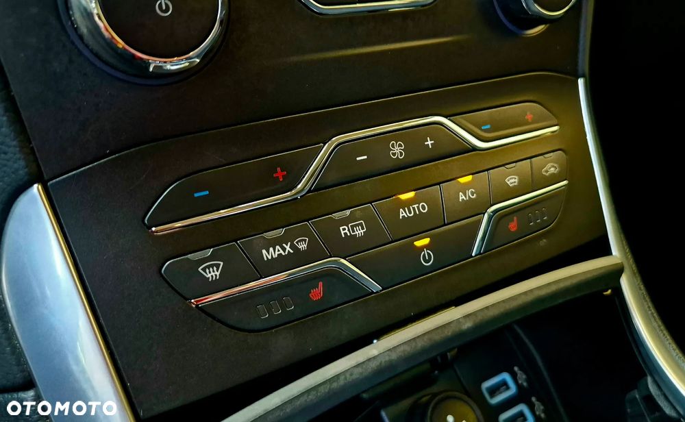 Ford S-Max 2.0 EcoBlue Titanium - 26