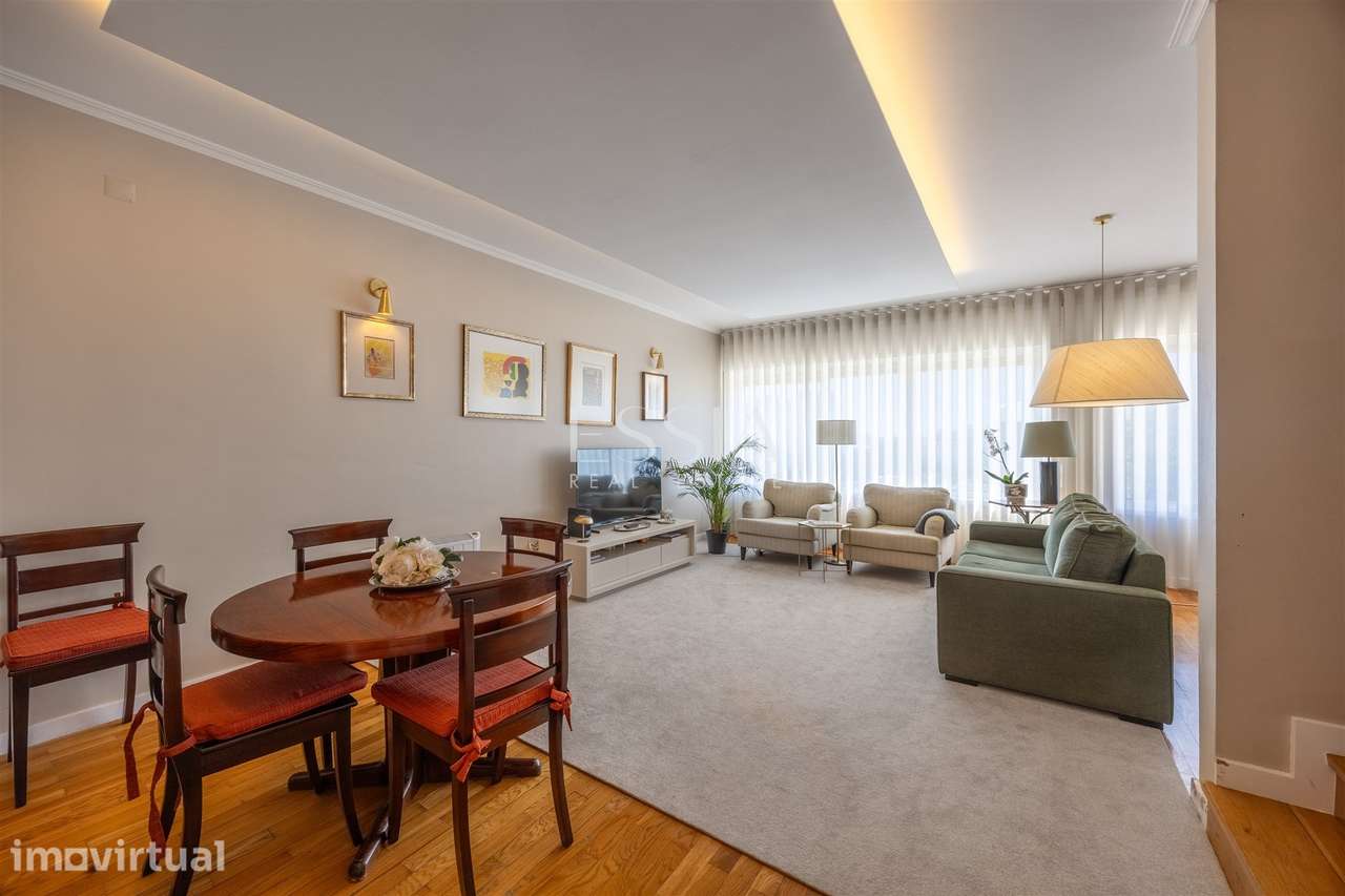 Apartamento T3 Duplex Remodelado no Condomínio Pinhais da Foz - Grande imagem: 2/24