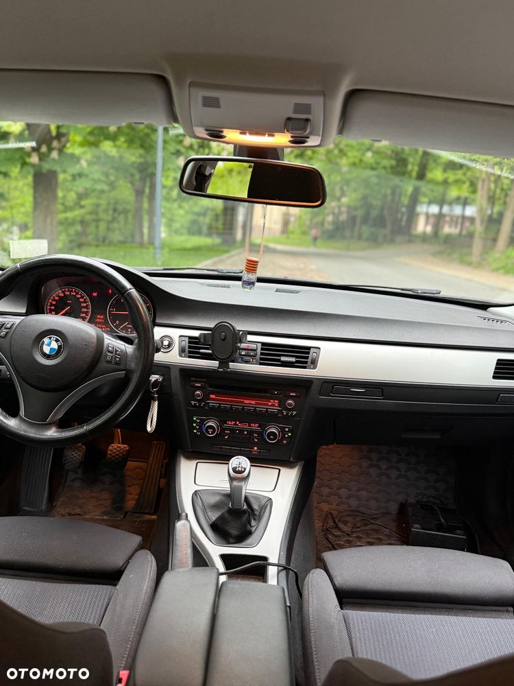 BMW Seria 3 318d - 9