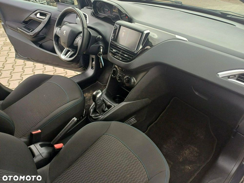 Peugeot 208 - 20