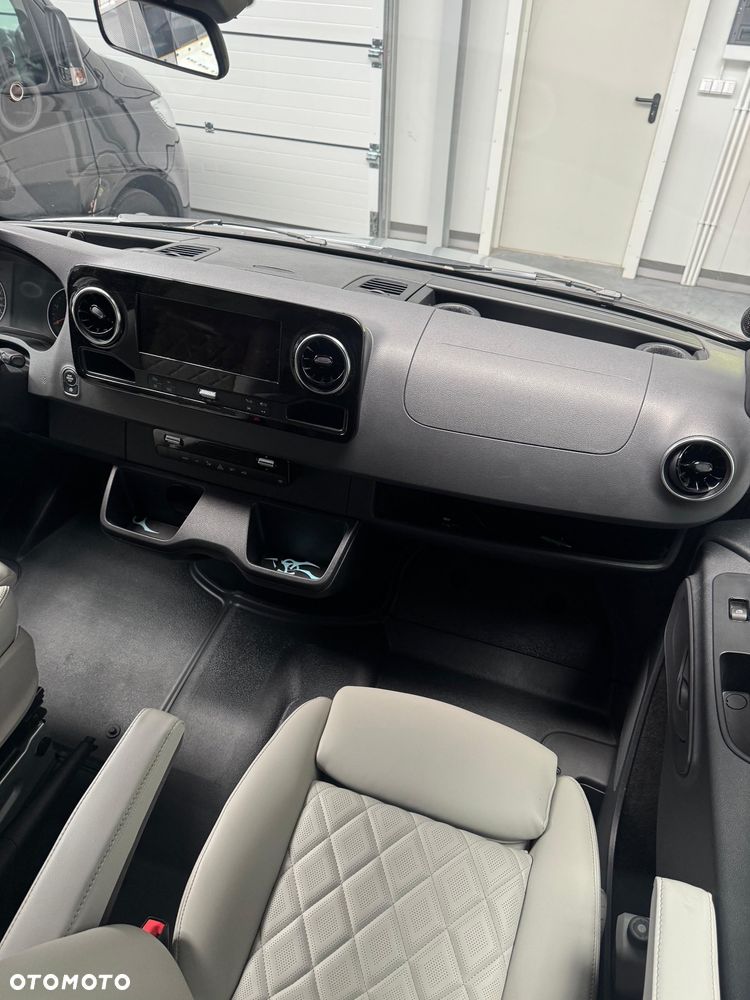 Mercedes-Benz Sprinter 319 Kamper - 15
