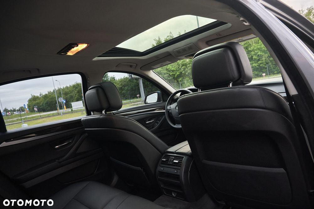 BMW Seria 5 535i xDrive Sport-Aut Modern Line - 28